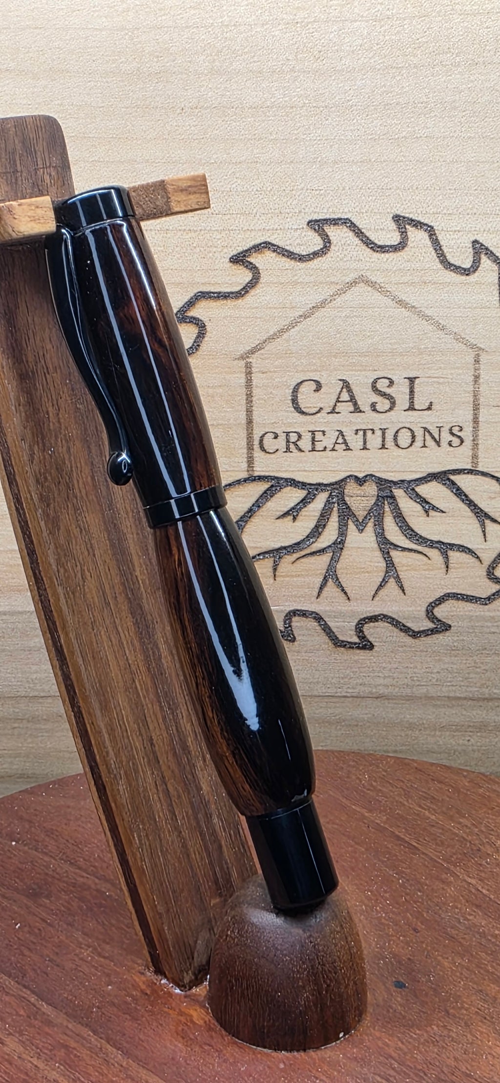 Atrax Fountain pen in desert iron wood