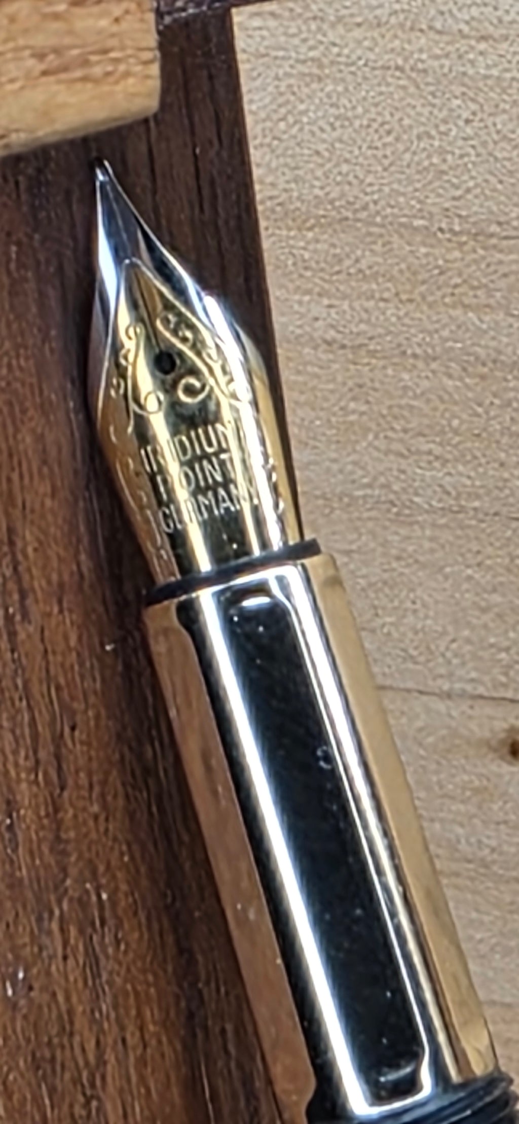 Tycoon Fountain pen Amboyna Burl