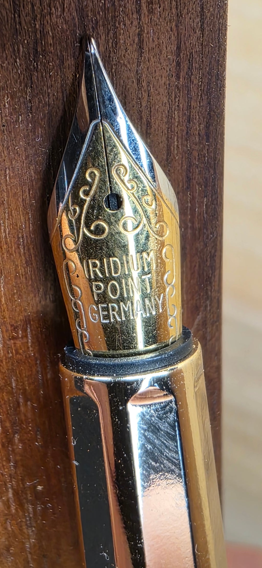 Tycoon Fountain pen Amboyna Burl