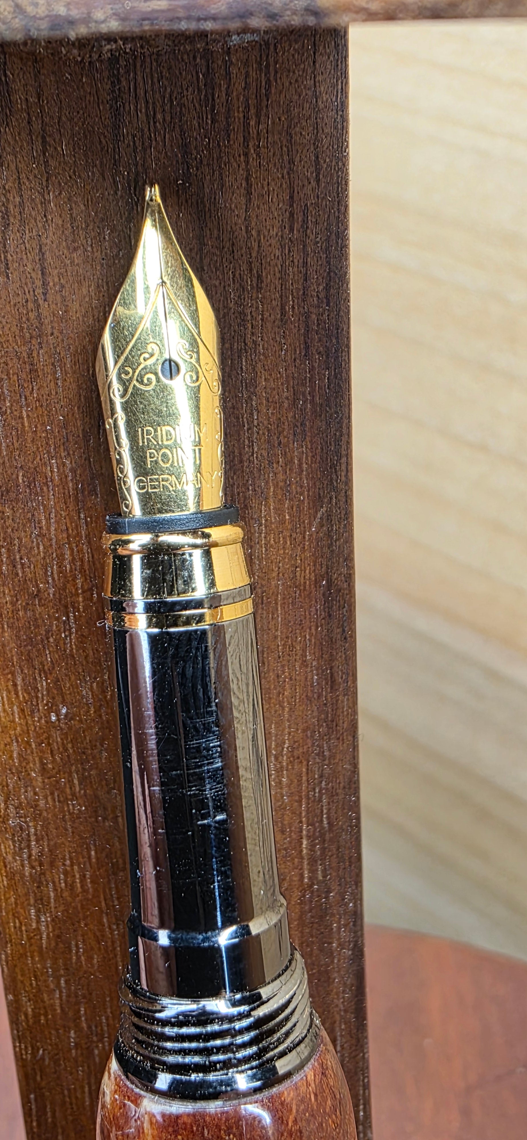 Classic elite 2 Fountain pen Mallee Burl and Alumilite Hybrid